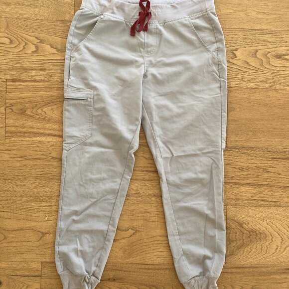 Limited edition figs light gray women's jogger scrub set - Picture 2 of 5